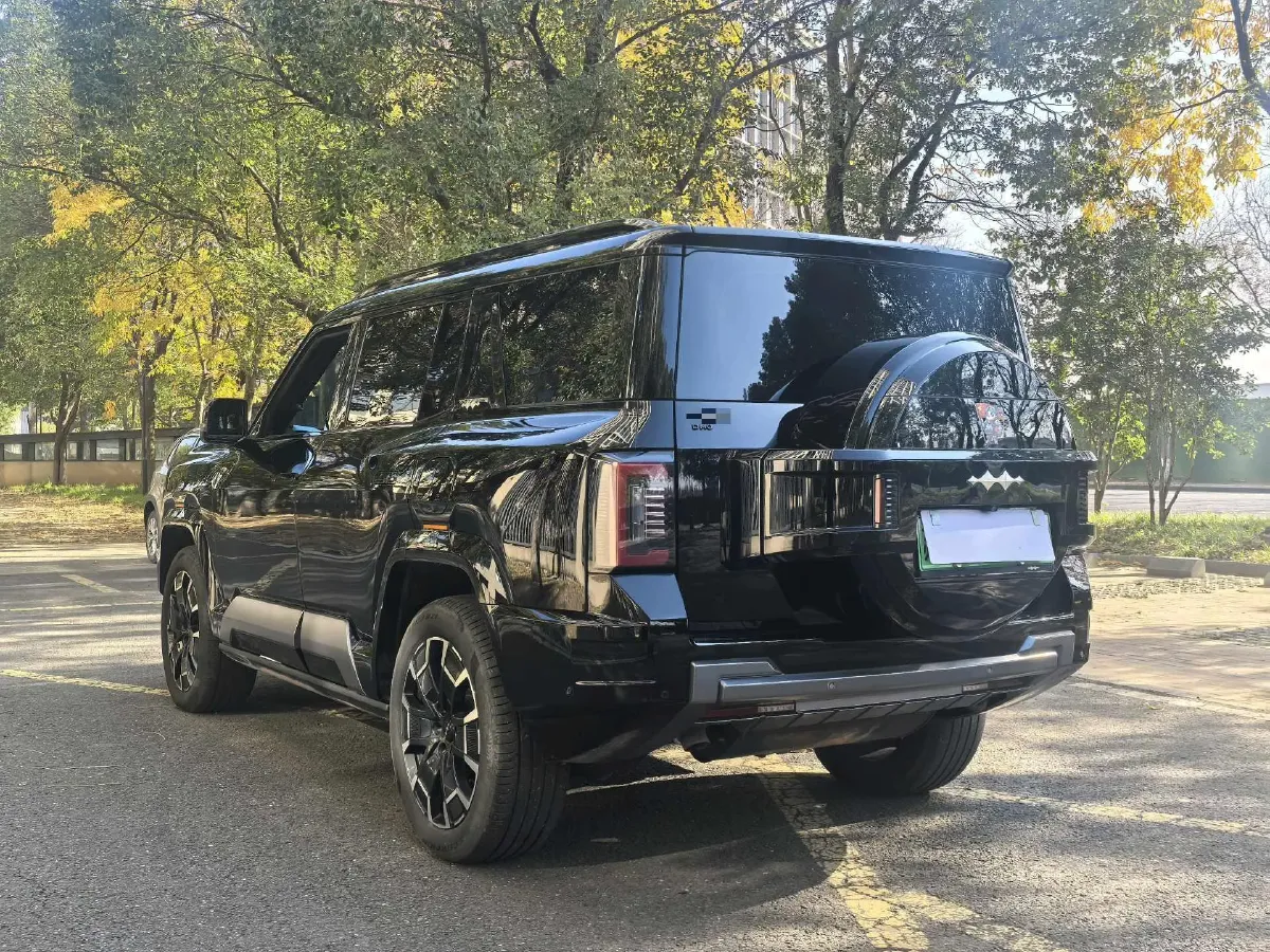 2025 FangChengBao Bao 8 2.0T 245HP L4 E-CVT PHEV 36.8KWH,autocango,china used car exporter,china ev exporter,chinese used car exporter,chinese used ev exporter