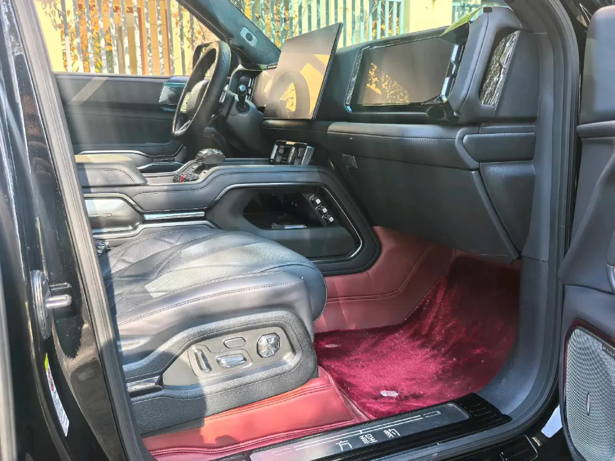 2025 FangChengBao Bao 8 2.0T 245HP L4 E-CVT PHEV 36.8KWH,autocango,china used car exporter,china ev exporter,chinese used car exporter,chinese used ev exporter