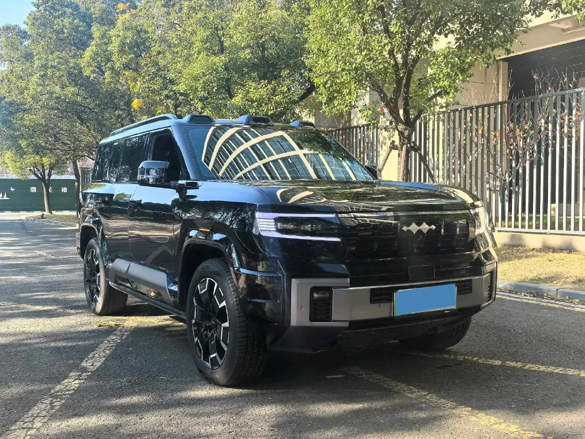 2025 FangChengBao Bao 8 2.0T 245HP L4 E-CVT PHEV 36.8KWH,autocango,china used car exporter,china ev exporter,chinese used car exporter,chinese used ev exporter