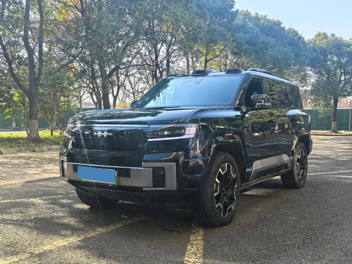2025 FangChengBao Bao 8 2.0T 245HP L4 E-CVT PHEV 36.8KWH,autocango,china used car exporter,china ev exporter,chinese used car exporter,chinese used ev exporter