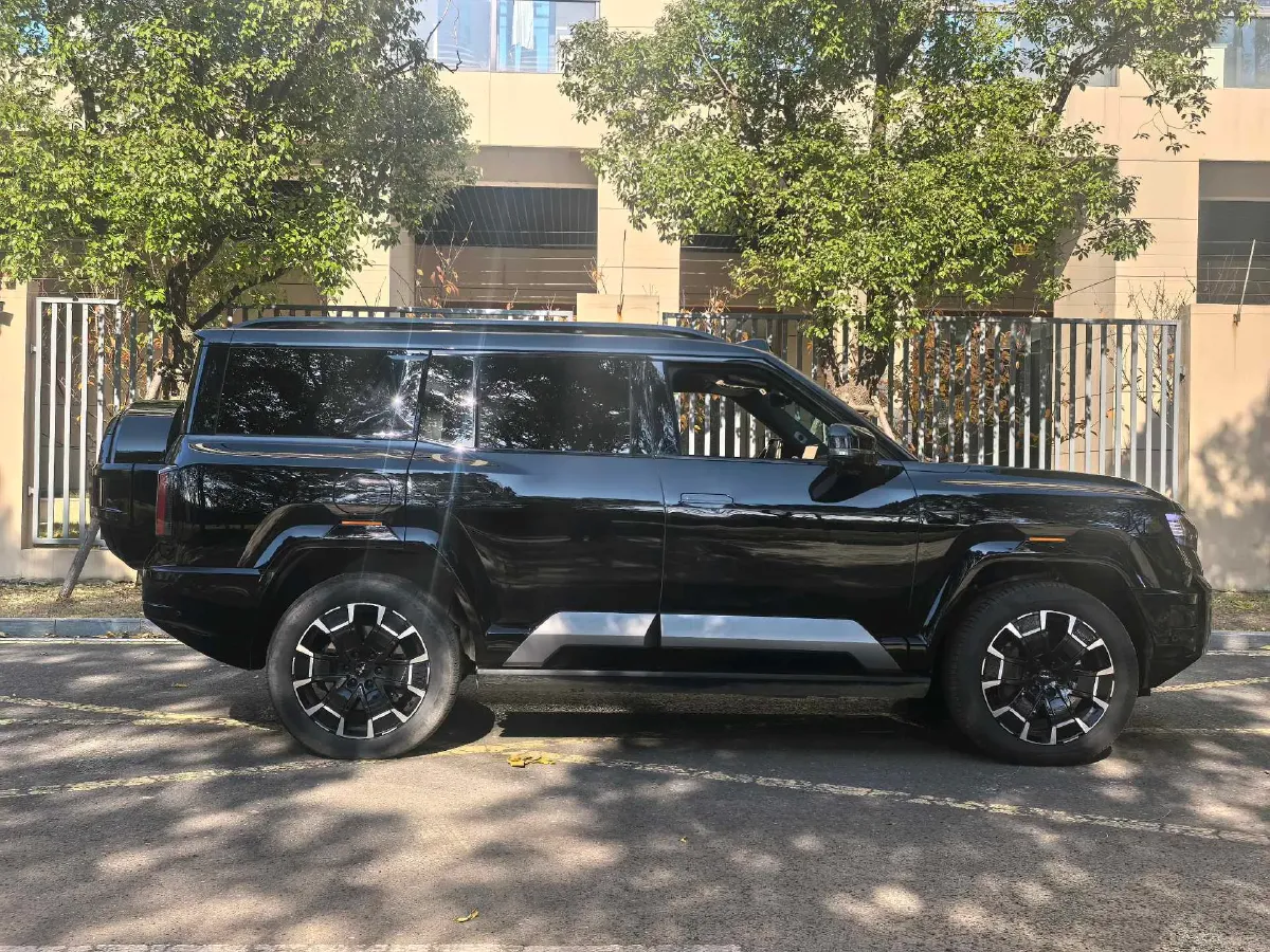 2025 FangChengBao Bao 8 2.0T 245HP L4 E-CVT PHEV 36.8KWH,autocango,china used car exporter,china ev exporter,chinese used car exporter,chinese used ev exporter