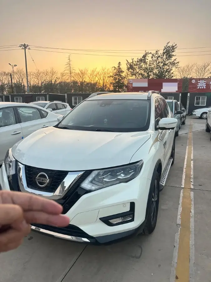 2019 Nissan X-Trail 2.5L 186HP L4 CVT