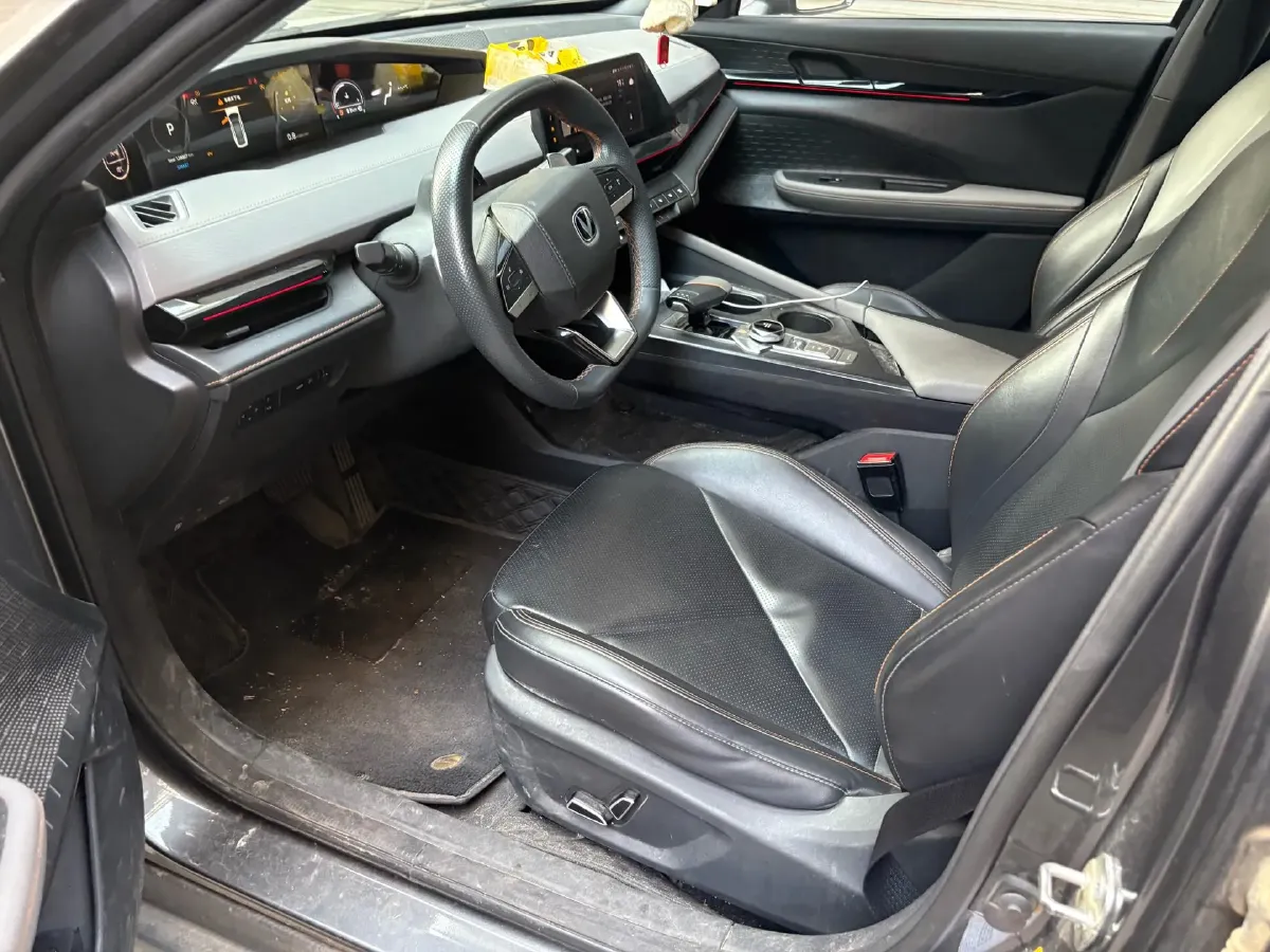 2022 ChangAn UNI-V 1.5T 188HP L4 7DCT,autocango,china used car exporter,china ev exporter,chinese used car exporter,chinese used ev exporter