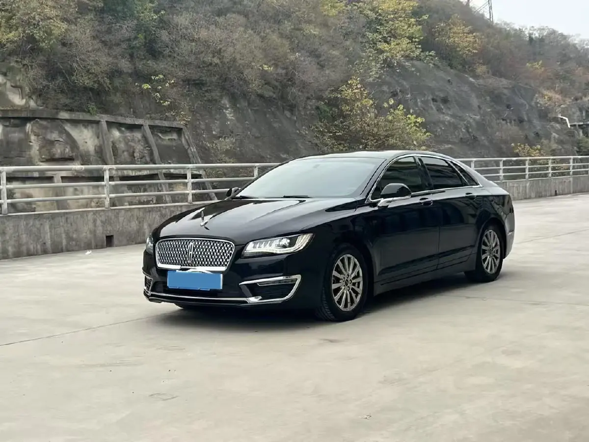 2019 Lincoln MKZ 2.0T 203HP L4 6AT