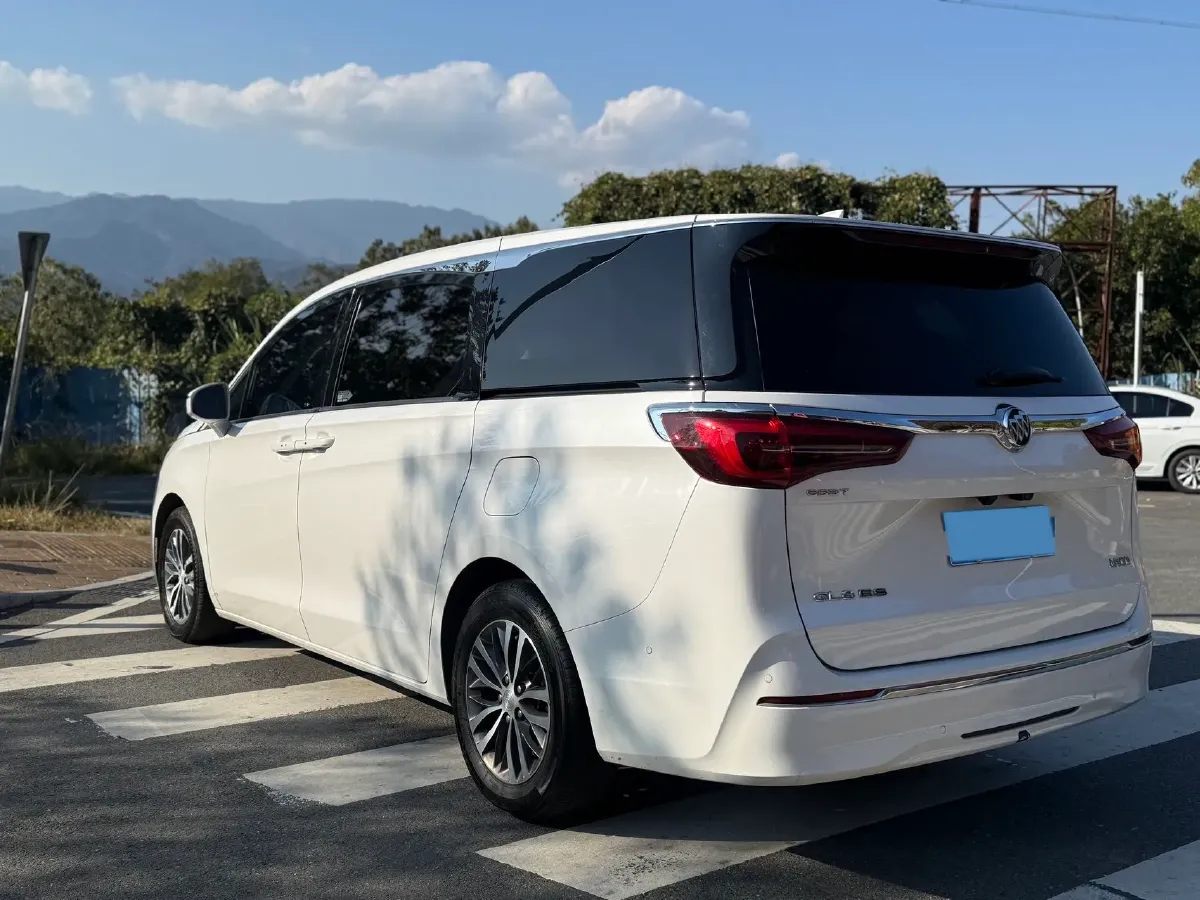 2018 Buick GL8 2.0T 260HP L4 6AT,autocango,china used car exporter,china ev exporter,chinese used car exporter,chinese used ev exporter