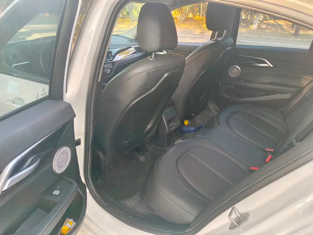 2022 BMW 1 Series 1.5T 140HP L3 7DCT,autocango,china used car exporter,china ev exporter,chinese used car exporter,chinese used ev exporter