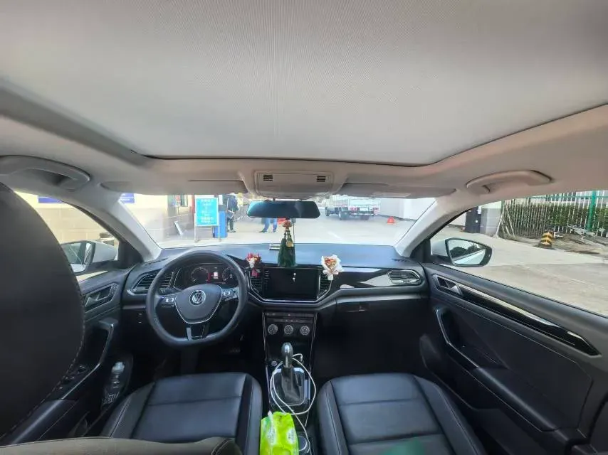 2021 Volkswagen T-Roc 1.4T 150HP L4 7DCT,autocango,china used car exporter,china ev exporter,chinese used car exporter,chinese used ev exporter