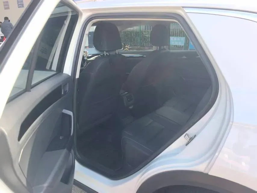 2021 Volkswagen T-Roc 1.4T 150HP L4 7DCT,autocango,china used car exporter,china ev exporter,chinese used car exporter,chinese used ev exporter