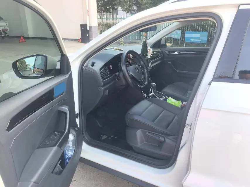 2021 Volkswagen T-Roc 1.4T 150HP L4 7DCT,autocango,china used car exporter,china ev exporter,chinese used car exporter,chinese used ev exporter