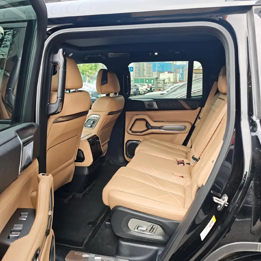 2025 FangChengBao Bao 8 2.0T 245HP L4 E-CVT PHEV 36.8KWH,autocango,china used car exporter,china ev exporter,chinese used car exporter,chinese used ev exporter