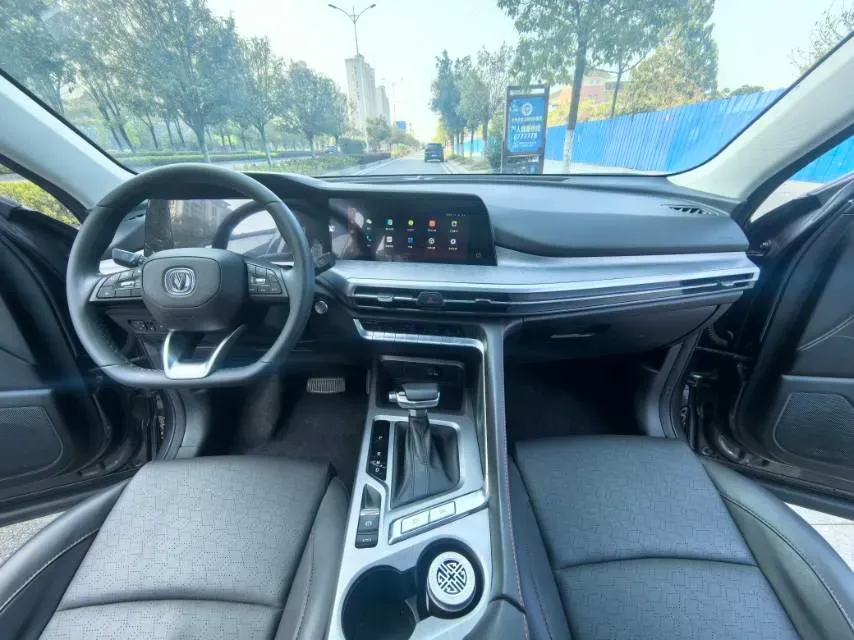 2021 ChangAn CS35 Plus 1.4T 160HP L4 7DCT,autocango,china used car exporter,china ev exporter,chinese used car exporter,chinese used ev exporter