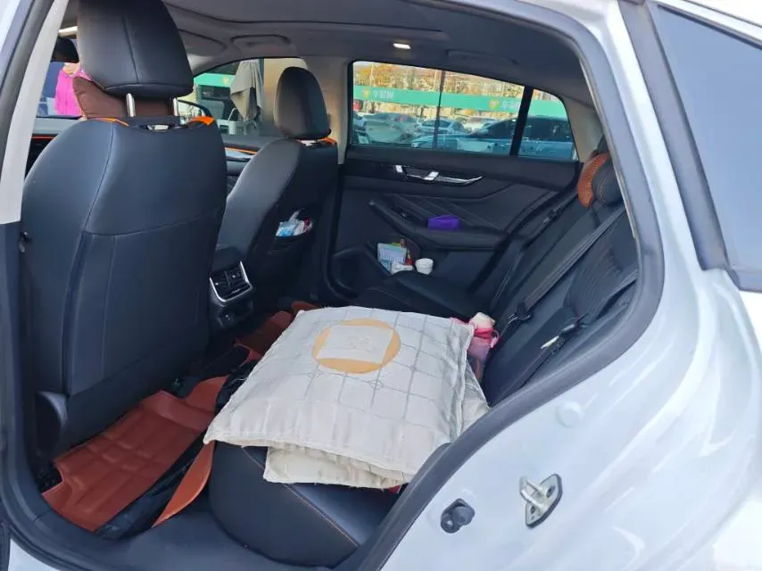 2023 DongFeng Aeolus YiXuan MAX 1.5T 190HP L4 7DCT,autocango,china used car exporter,china ev exporter,chinese used car exporter,chinese used ev exporter