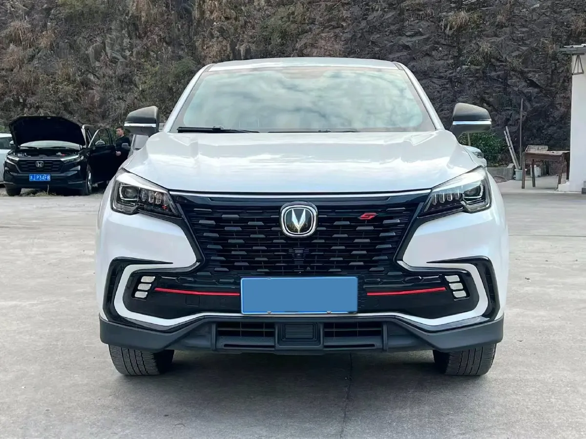 2021 ChangAn CS85 Coupe 1.5T 178HP L4 7DCT,autocango,china used car exporter,china ev exporter,chinese used car exporter,chinese used ev exporter