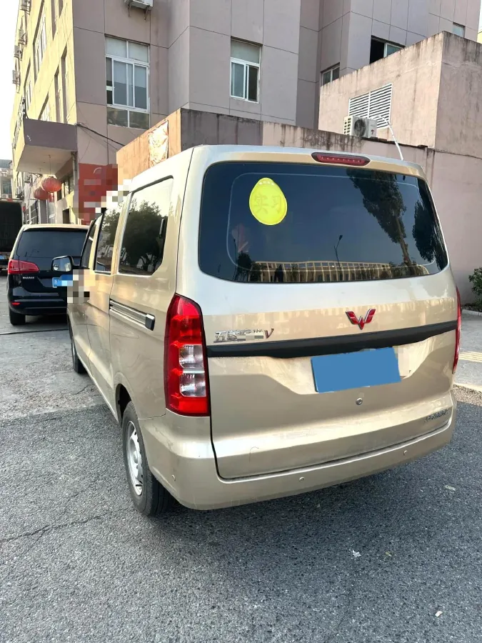 2019 WuLing HongGuang V 1.5L 99HP L4 6MT,autocango,china used car exporter,china ev exporter,chinese used car exporter,chinese used ev exporter