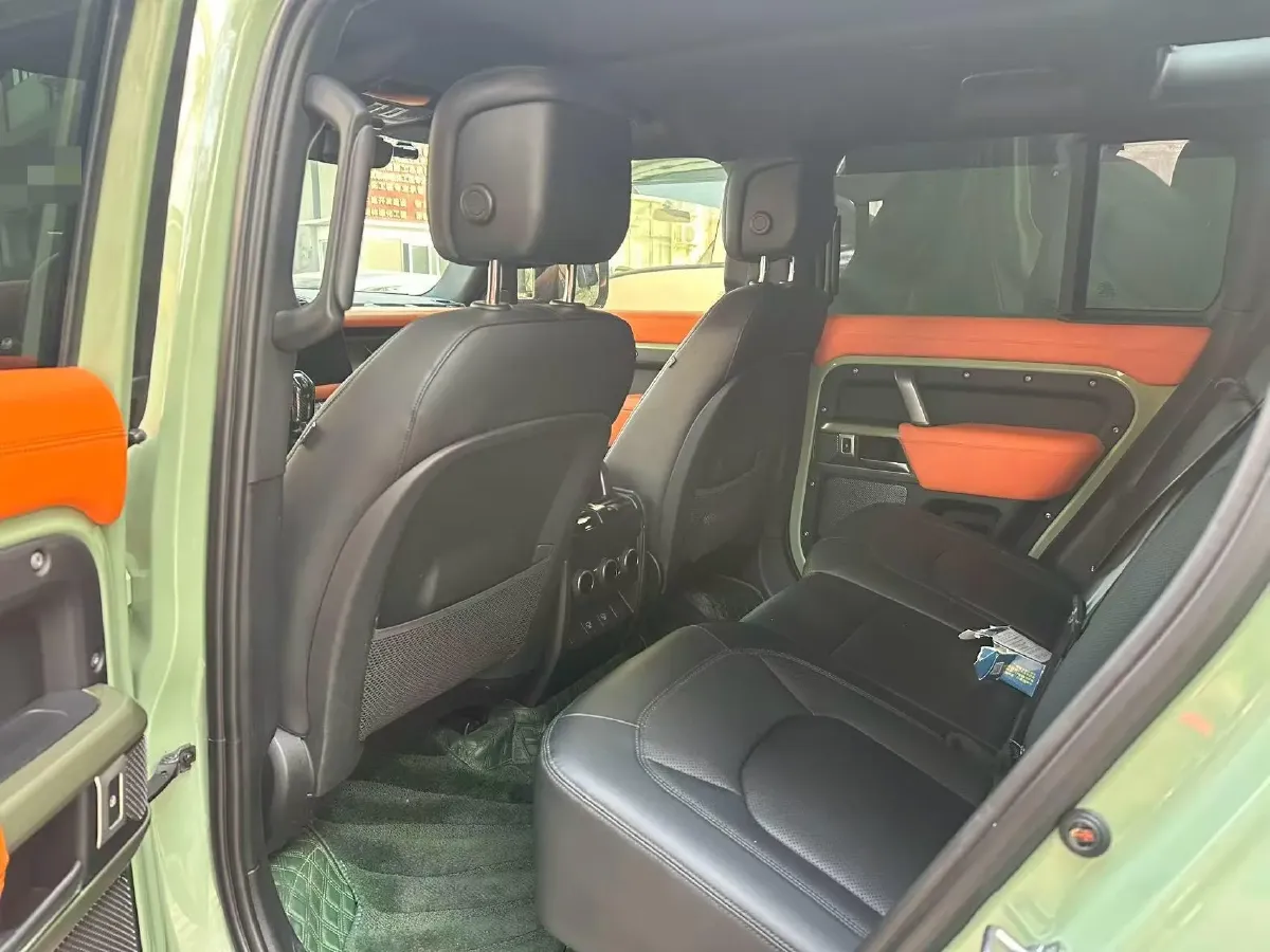 2023 Land Rover Defender 3.0T 400HP L6 8AT,autocango,china used car exporter,china ev exporter,chinese used car exporter,chinese used ev exporter