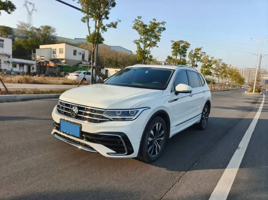 2024 Volkswagen Tiguan L 2.0T 186HP L4 7DCT