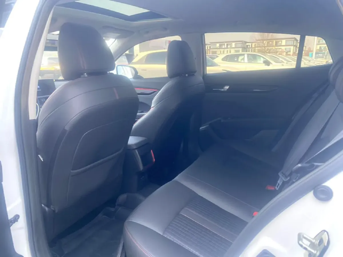 2021 DongFeng Aeolus YiXuan 1.5T 150HP L4 6DCT,autocango,china used car exporter,china ev exporter,chinese used car exporter,chinese used ev exporter