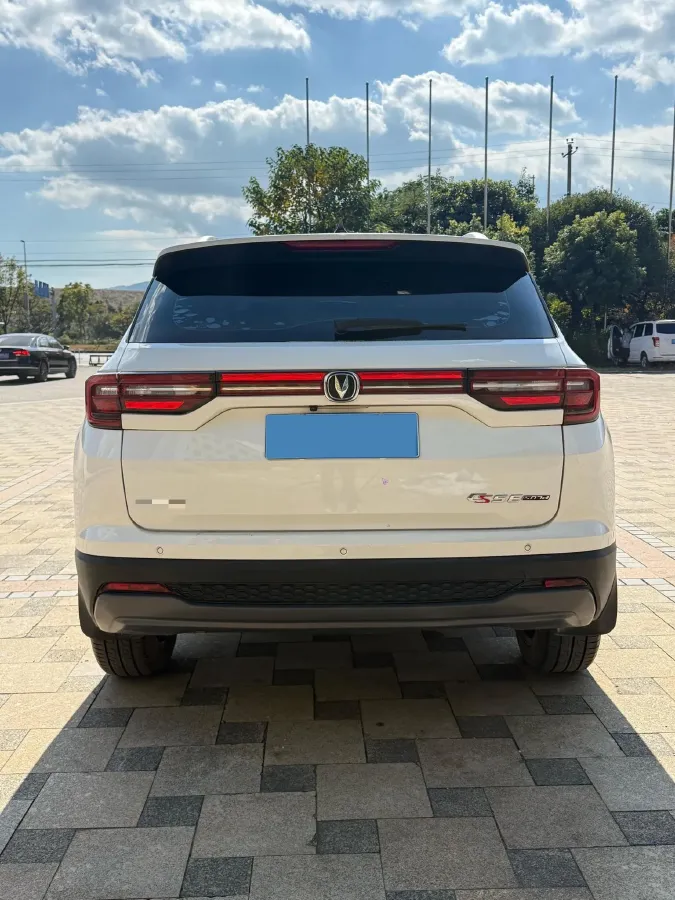 2021 ChangAn CS35 Plus 1.6L 128HP L4 5MT,autocango,china used car exporter,china ev exporter,chinese used car exporter,chinese used ev exporter