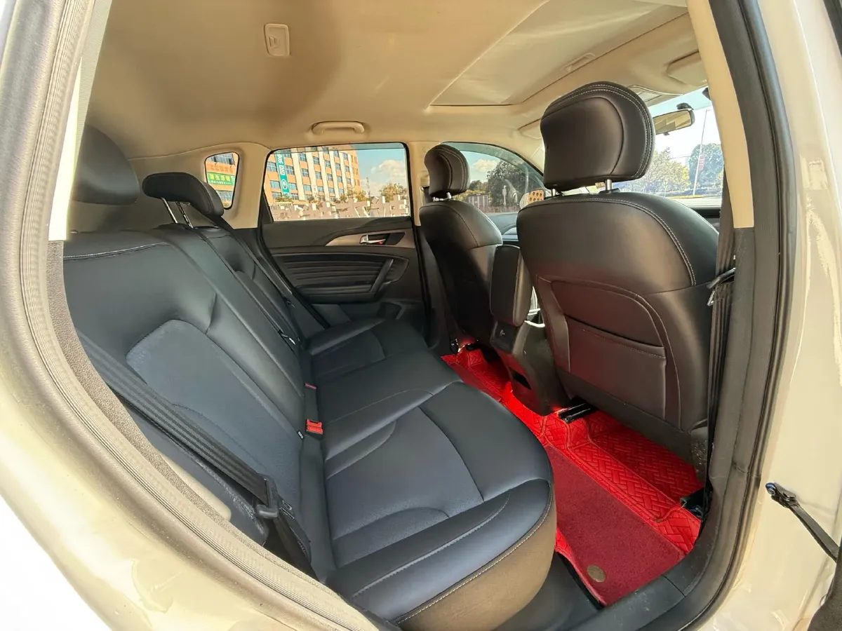 2021 ChangAn CS35 Plus 1.6L 128HP L4 5MT,autocango,china used car exporter,china ev exporter,chinese used car exporter,chinese used ev exporter