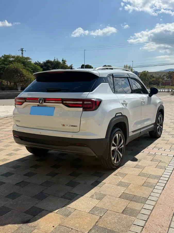 2021 ChangAn CS35 Plus 1.6L 128HP L4 5MT,autocango,china used car exporter,china ev exporter,chinese used car exporter,chinese used ev exporter