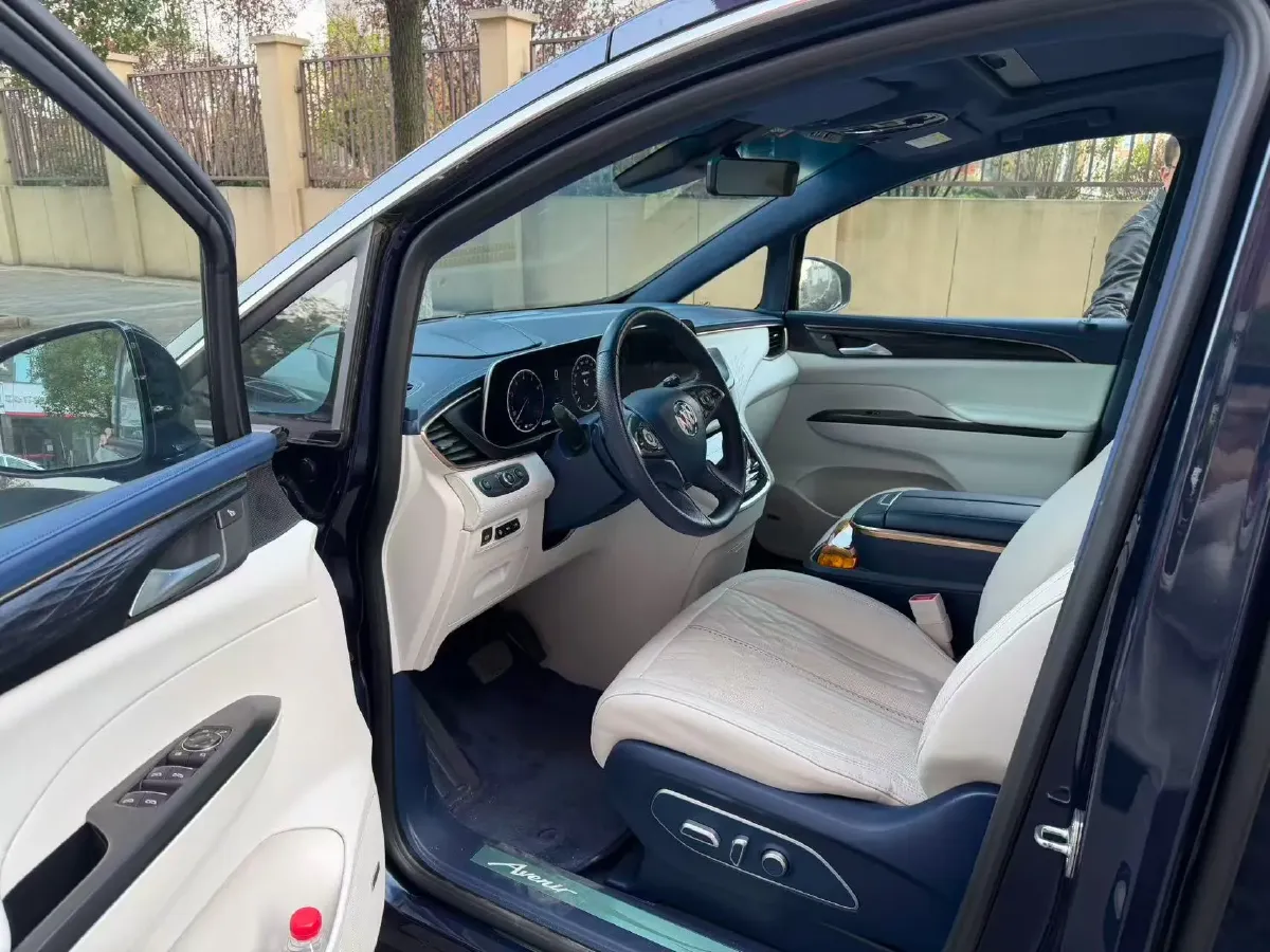 2022 Buick GL8 2.0T 237HP L4 9AT,autocango,china used car exporter,china ev exporter,chinese used car exporter,chinese used ev exporter