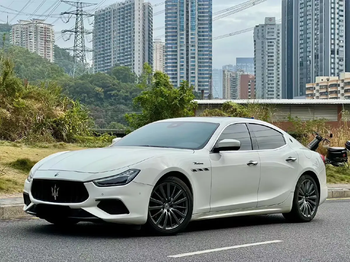 2022 Maserati Ghibli 3.0T 350HP V6 8AT
