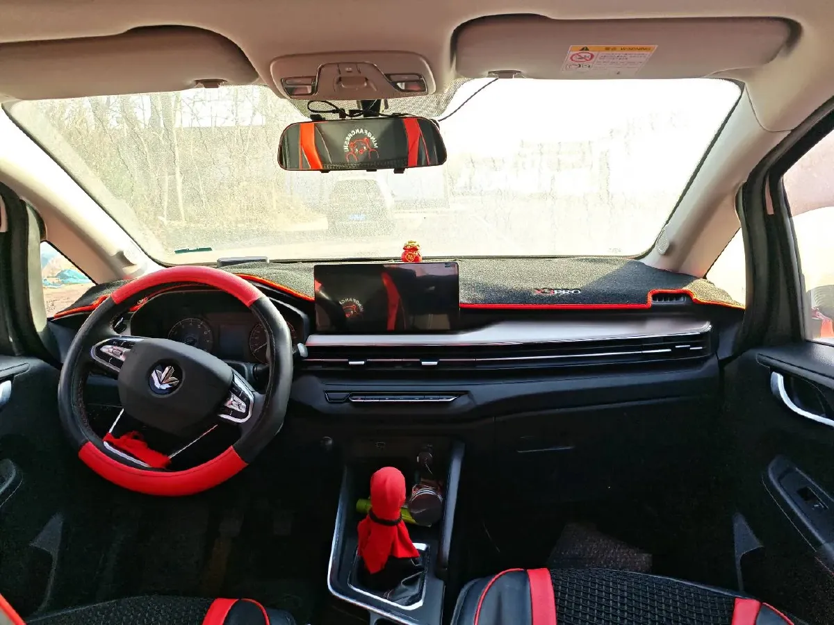 2022 Livan X3 PRO 1.5L 113HP L4 5MT,autocango,china used car exporter,china ev exporter,chinese used car exporter,chinese used ev exporter