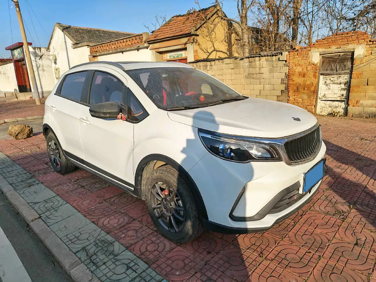 2022 Livan X3 PRO 1.5L 113HP L4 5MT,autocango,china used car exporter,china ev exporter,chinese used car exporter,chinese used ev exporter