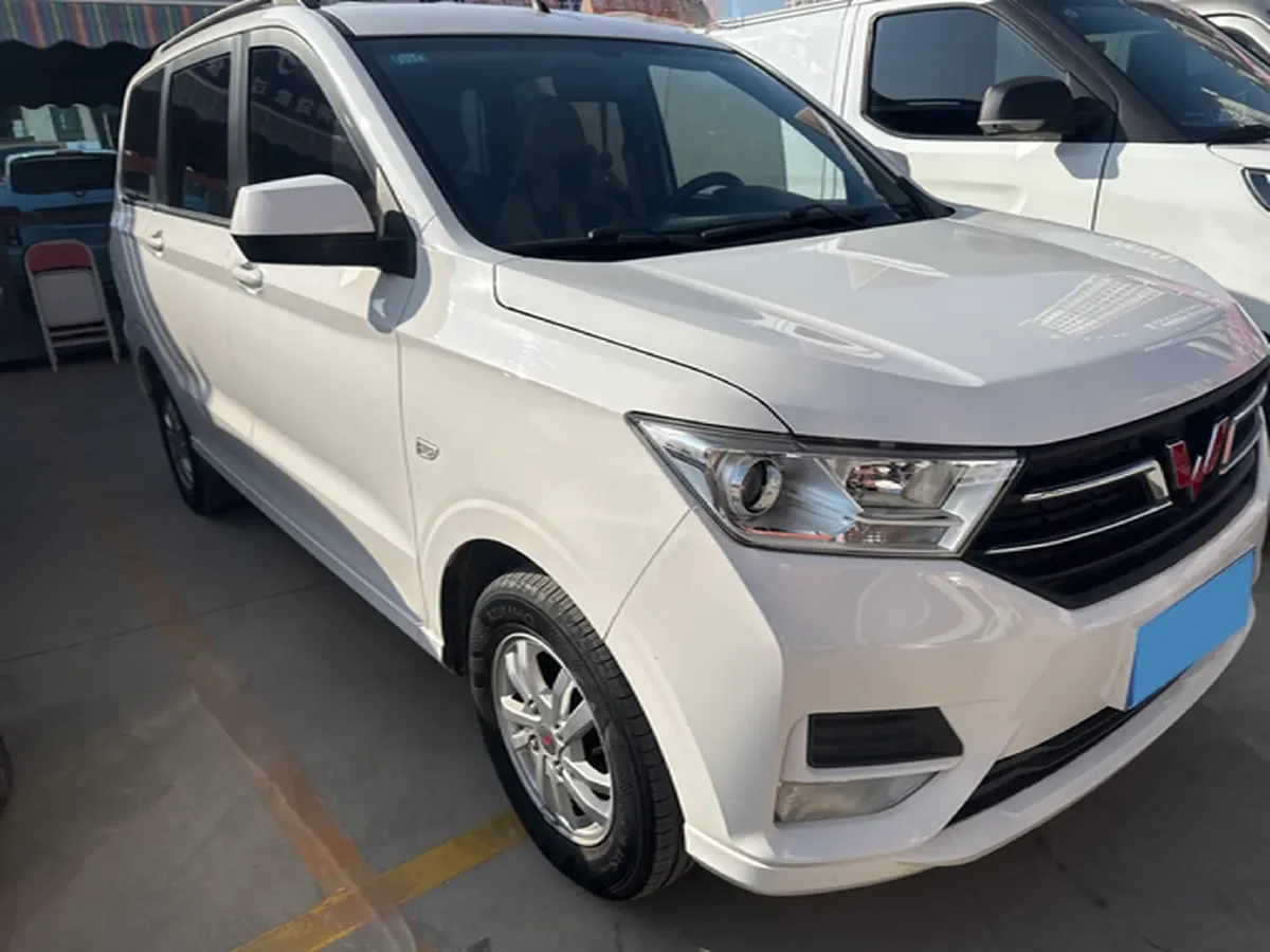 2021 WuLing RongGuang New Truck 1.5L 99HP L4 5MT,autocango,china used car exporter,china ev exporter,chinese used car exporter,chinese used ev exporter