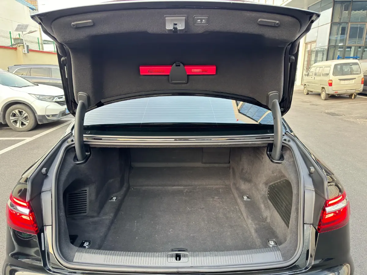 2024 Audi A8 3.0T 286HP V6 8AT,autocango,china used car exporter,china ev exporter,chinese used car exporter,chinese used ev exporter