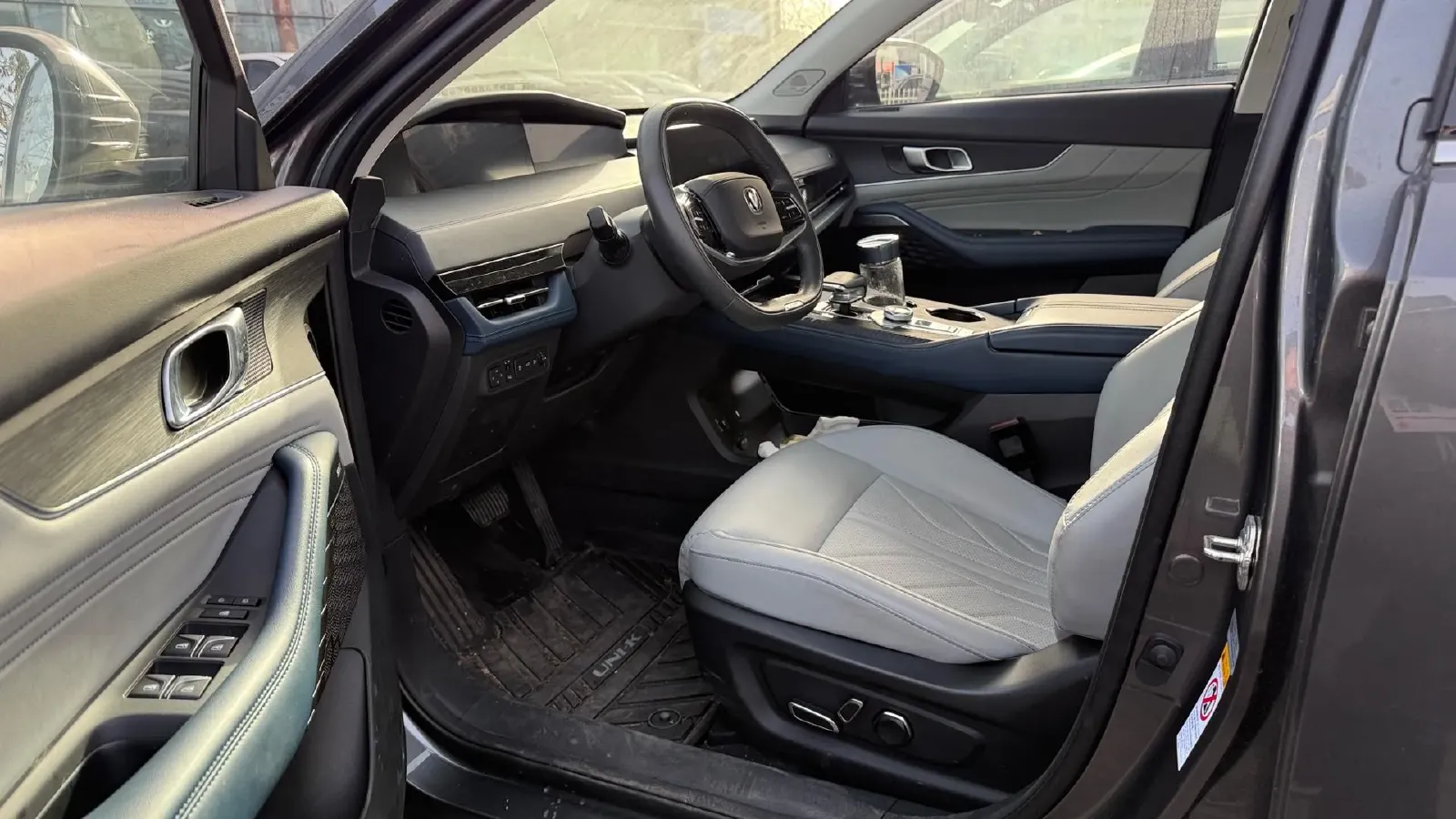 2023 ChangAn UNI-K iDD 1.5T 170HP L4 6TCT PHEV 28.39KWH,autocango,china used car exporter,china ev exporter,chinese used car exporter,chinese used ev exporter