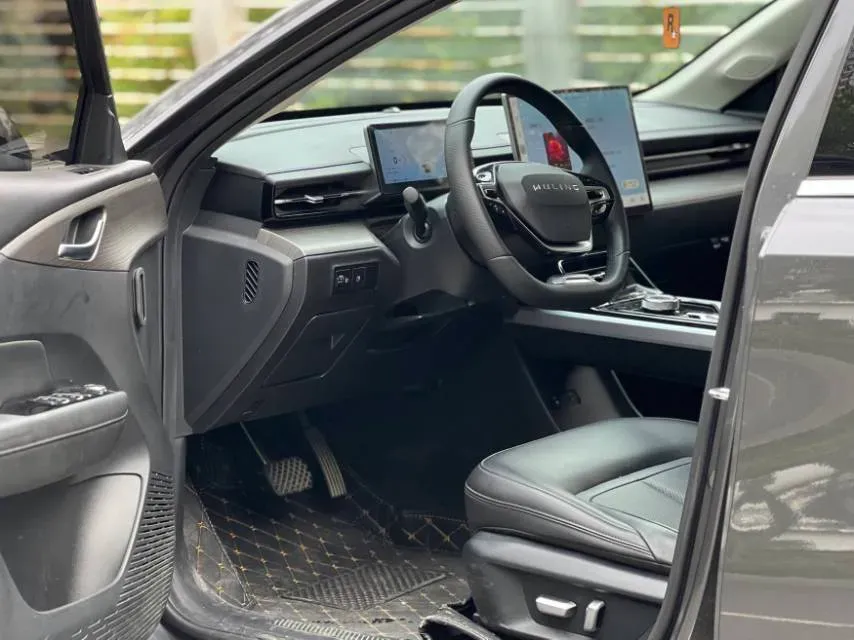 2023 WuLing XingGuang 1.5L 106HP L4 E-CVT PHEV 20.5KWH,autocango,china used car exporter,china ev exporter,chinese used car exporter,chinese used ev exporter