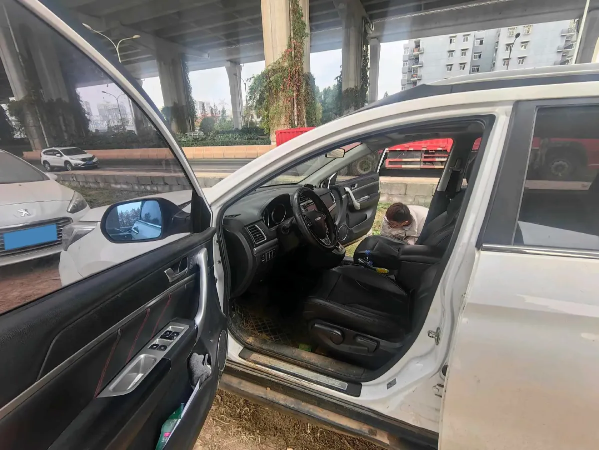 2017 Haval M6 1.5T 150HP L4 6AT,autocango,china used car exporter,china ev exporter,chinese used car exporter,chinese used ev exporter