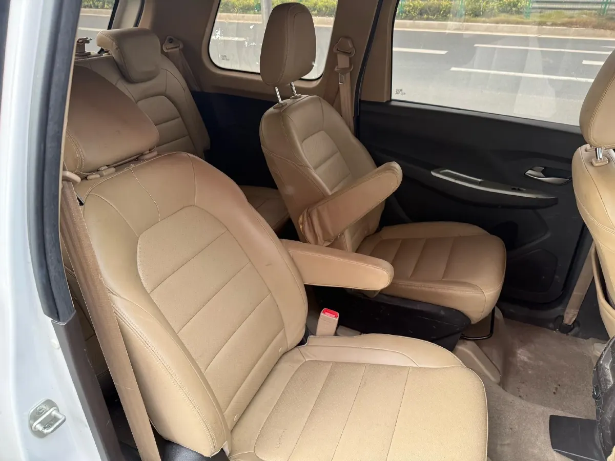 2018 WuLing HongGuang 1.5L 105HP L4 5MT,autocango,china used car exporter,china ev exporter,chinese used car exporter,chinese used ev exporter