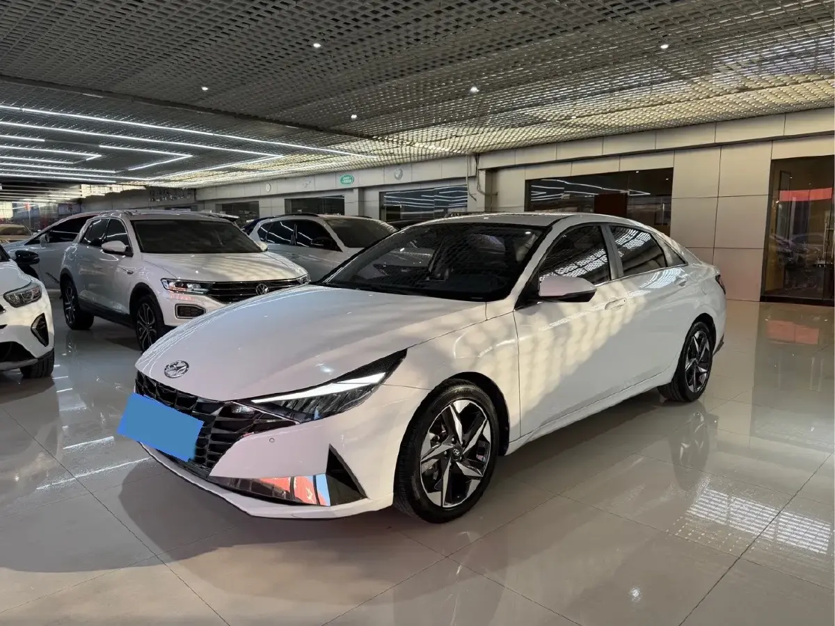 2022 Hyundai Elantra 1.5L 115HP L4 CVT
