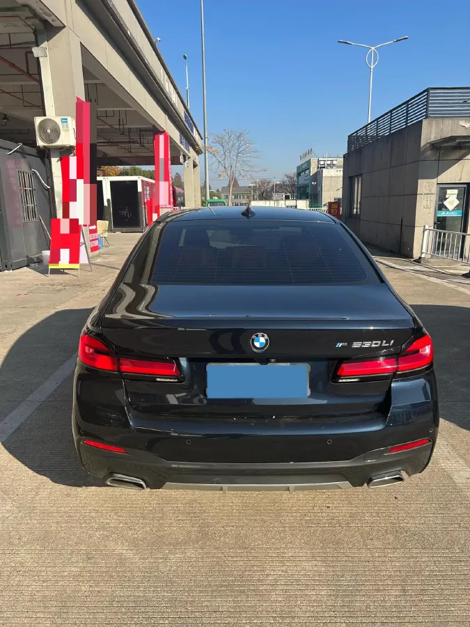 2022 BMW 5 Series 2.0T 184HP L4 8AT,autocango,china used car exporter,china ev exporter,chinese used car exporter,chinese used ev exporter