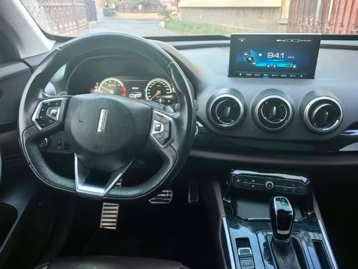 2017 WEY VV7 2.0T 234HP L4 7DCT,autocango,china used car exporter,china ev exporter,chinese used car exporter,chinese used ev exporter