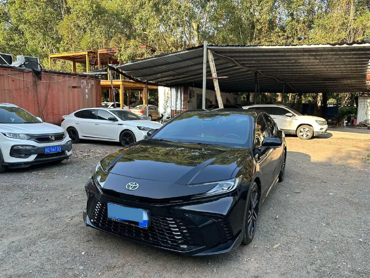 2024 Toyota Camry 2.0L 152HP L4 E-CVT Hybrid