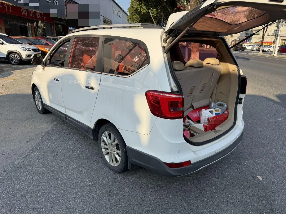 2016 BaoJun 730 1.5L 112HP L4 5MT,autocango,china used car exporter,china ev exporter,chinese used car exporter,chinese used ev exporter