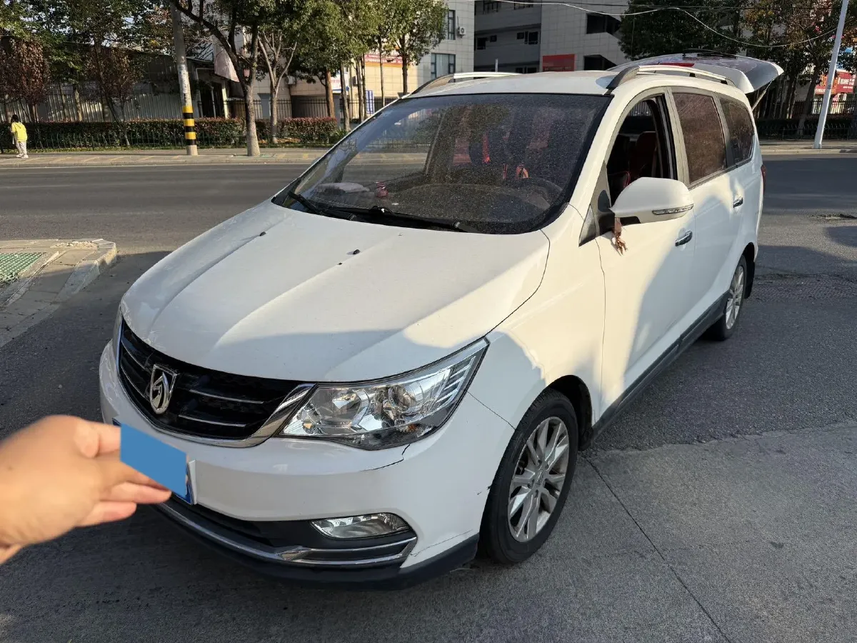 2016 BaoJun 730 1.5L 112HP L4 5MT,autocango,china used car exporter,china ev exporter,chinese used car exporter,chinese used ev exporter
