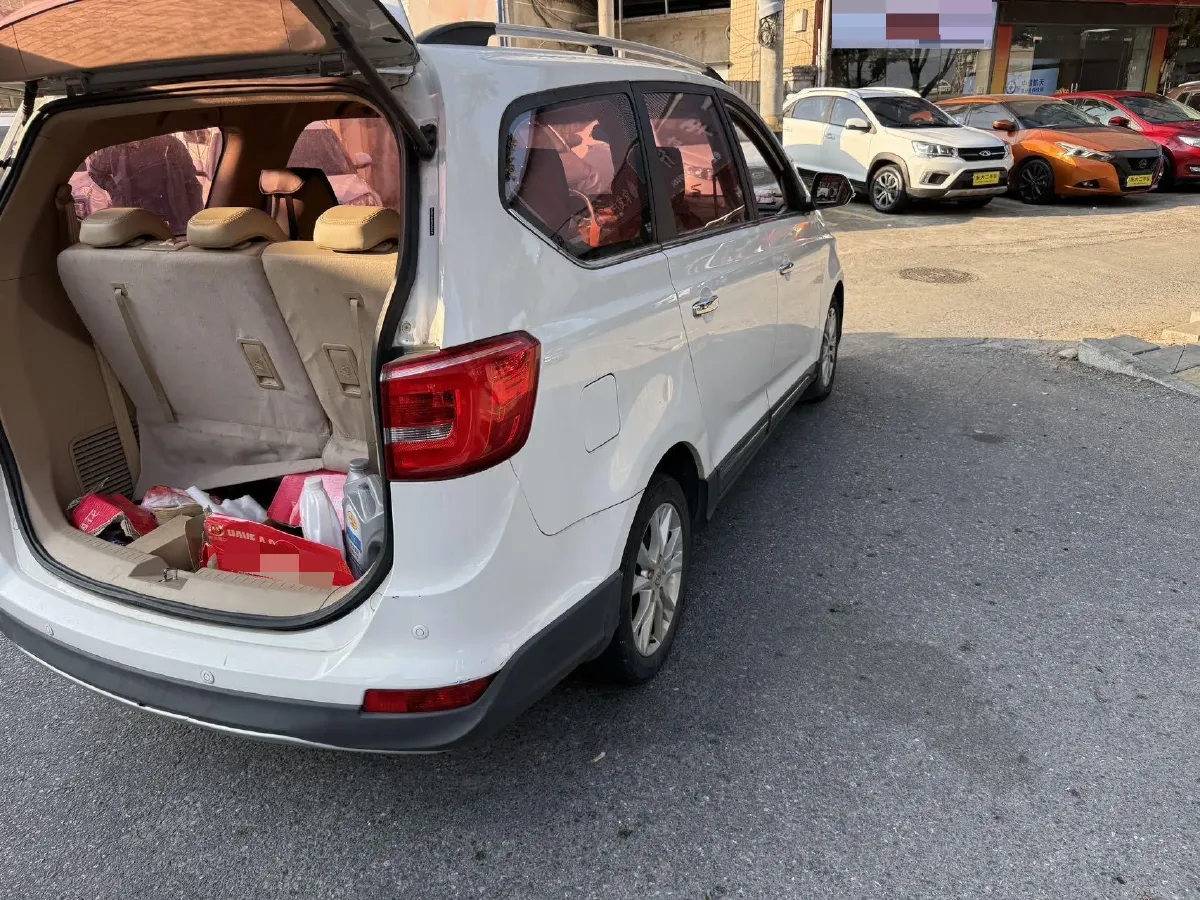 2016 BaoJun 730 1.5L 112HP L4 5MT,autocango,china used car exporter,china ev exporter,chinese used car exporter,chinese used ev exporter