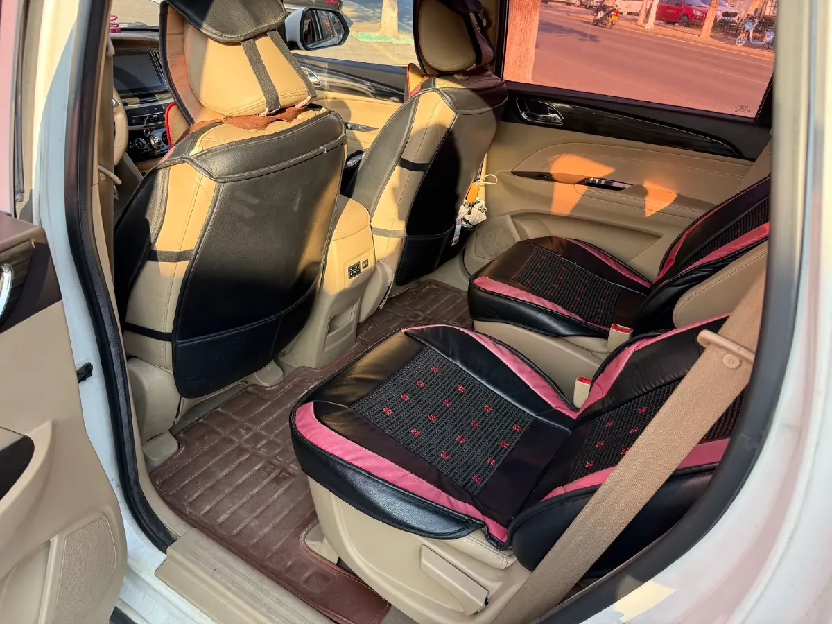 2016 BaoJun 730 1.5L 112HP L4 5MT,autocango,china used car exporter,china ev exporter,chinese used car exporter,chinese used ev exporter