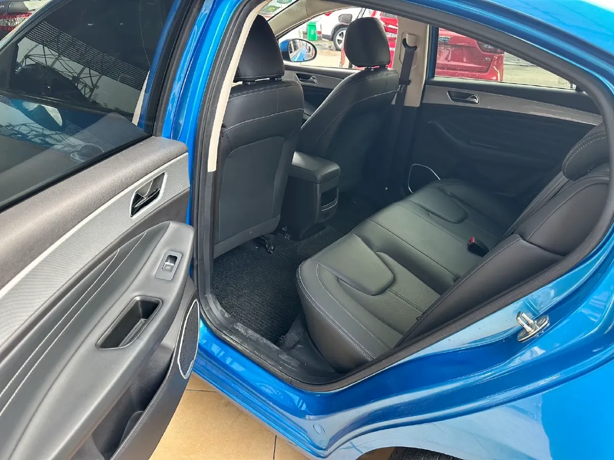 2019 Chery Arrizo 5 1.5L 116HP L4 5MT,autocango,china used car exporter,china ev exporter,chinese used car exporter,chinese used ev exporter