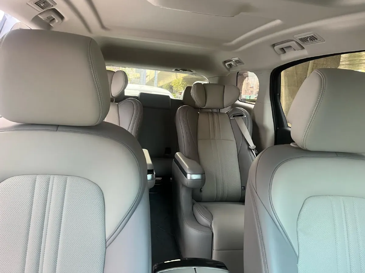 2023 Buick GL8 2.0T 237HP L4 9AT,autocango,china used car exporter,china ev exporter,chinese used car exporter,chinese used ev exporter