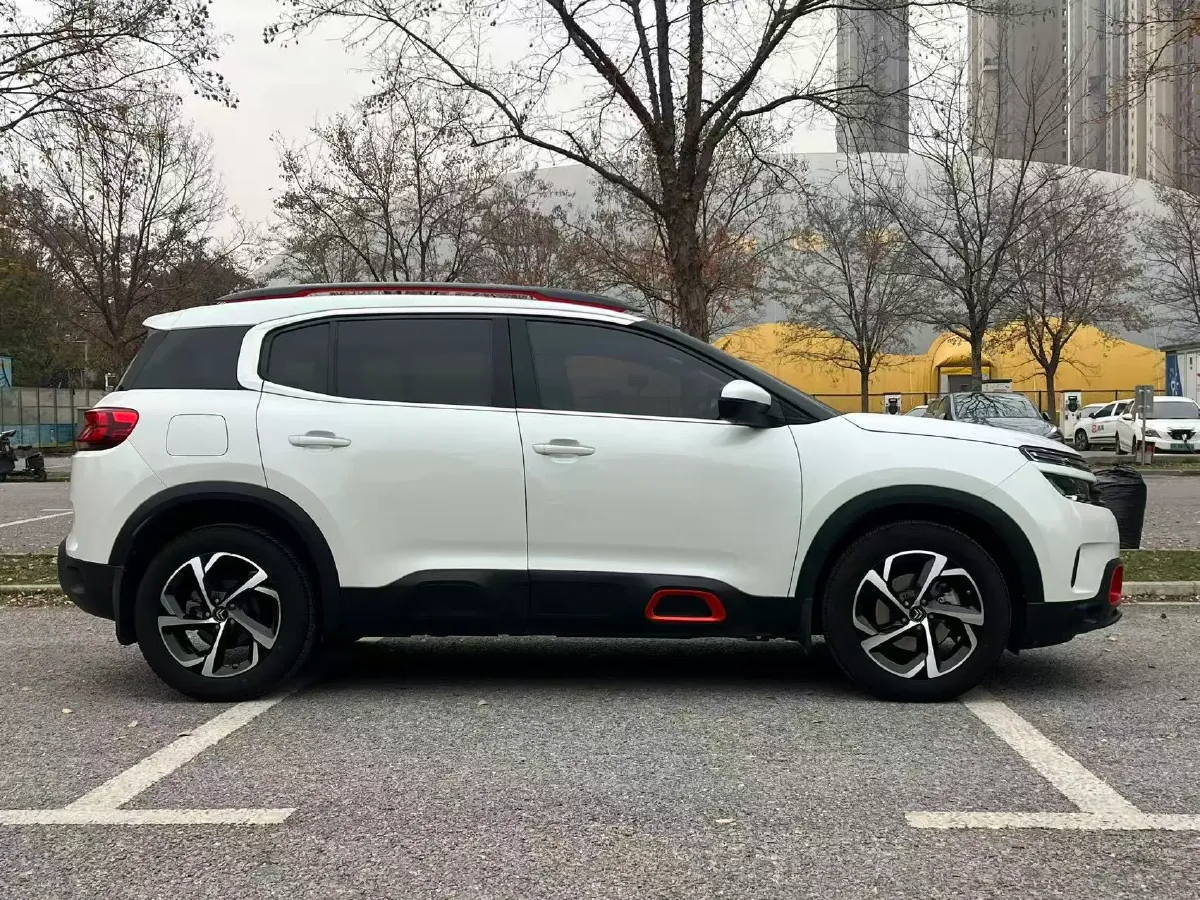 2017 Citroen C5 Aircross 1.6T 167HP L4 6AT,autocango,china used car exporter,china ev exporter,chinese used car exporter,chinese used ev exporter