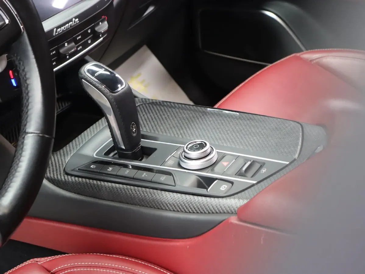 2018 Maserati Levante 3.0T 350HP V6 8AT,autocango,china used car exporter,china ev exporter,chinese used car exporter,chinese used ev exporter