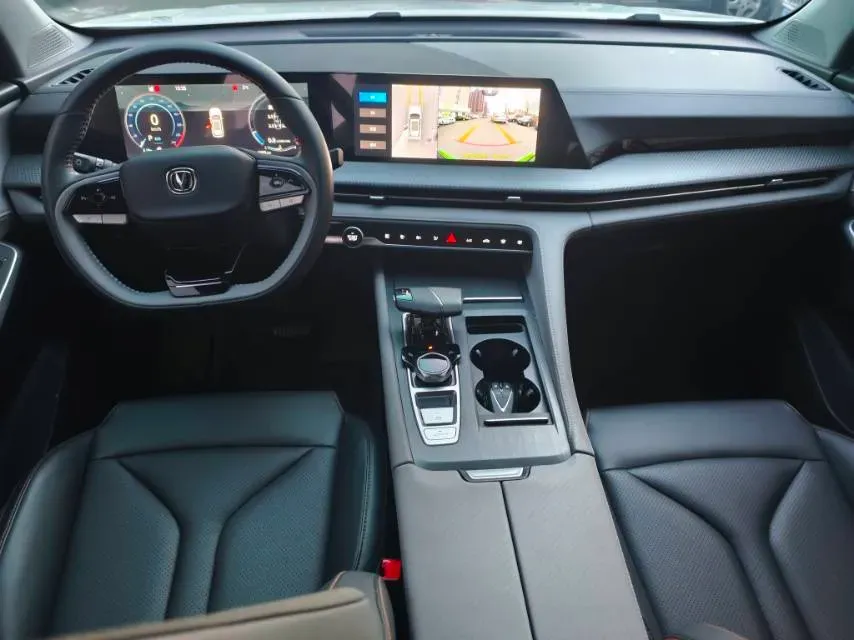 2022 ChangAn CS75 Plus 1.5T 178HP L4 6AT,autocango,china used car exporter,china ev exporter,chinese used car exporter,chinese used ev exporter