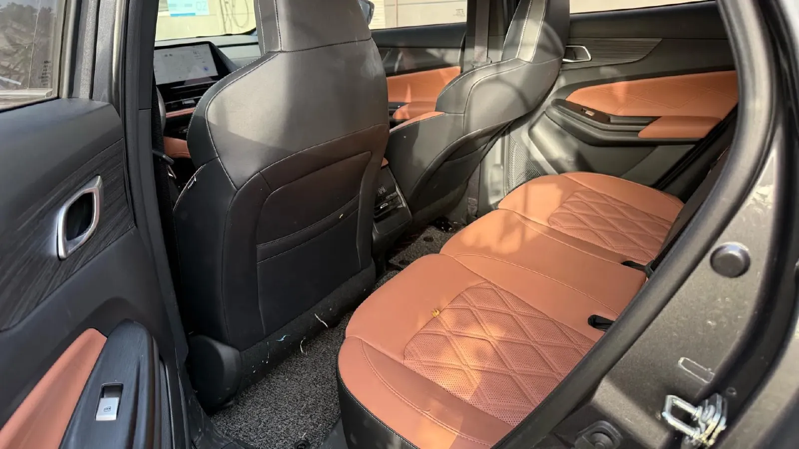 2023 Venucia VX6 BEV 62KWH,autocango,china used car exporter,china ev exporter,chinese used car exporter,chinese used ev exporter