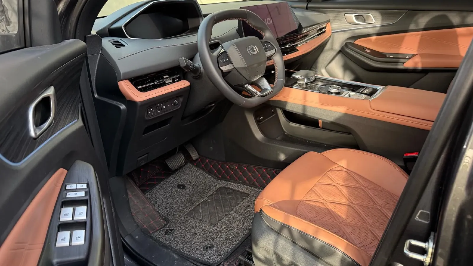 2023 Venucia VX6 BEV 62KWH,autocango,china used car exporter,china ev exporter,chinese used car exporter,chinese used ev exporter