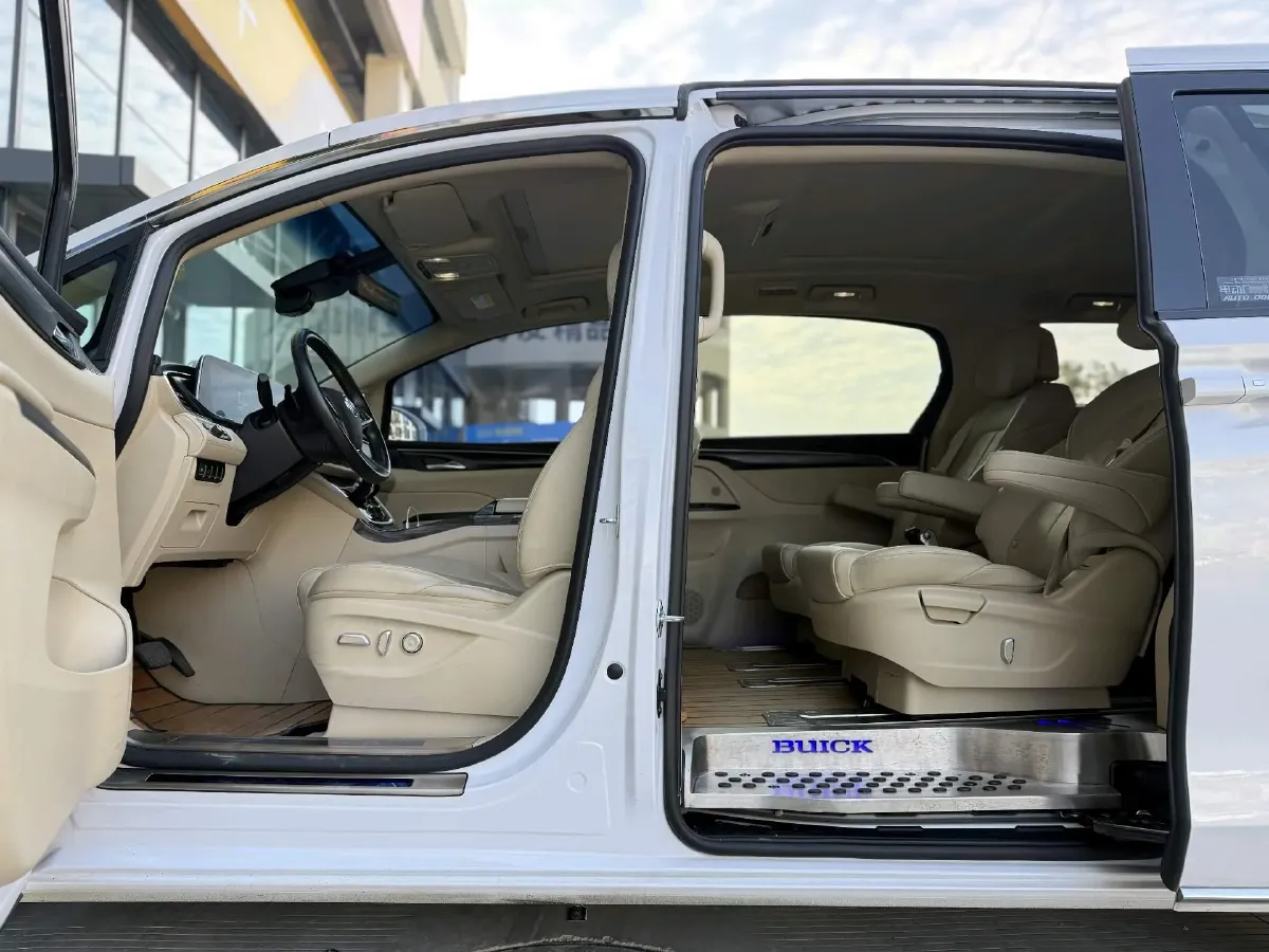 2023 Buick GL8 2.0T 237HP L4 9AT,autocango,china used car exporter,china ev exporter,chinese used car exporter,chinese used ev exporter